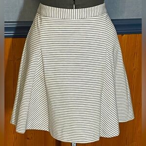 🔥3 for $15 Sale- EUC- Michael Kors flared mini skirt